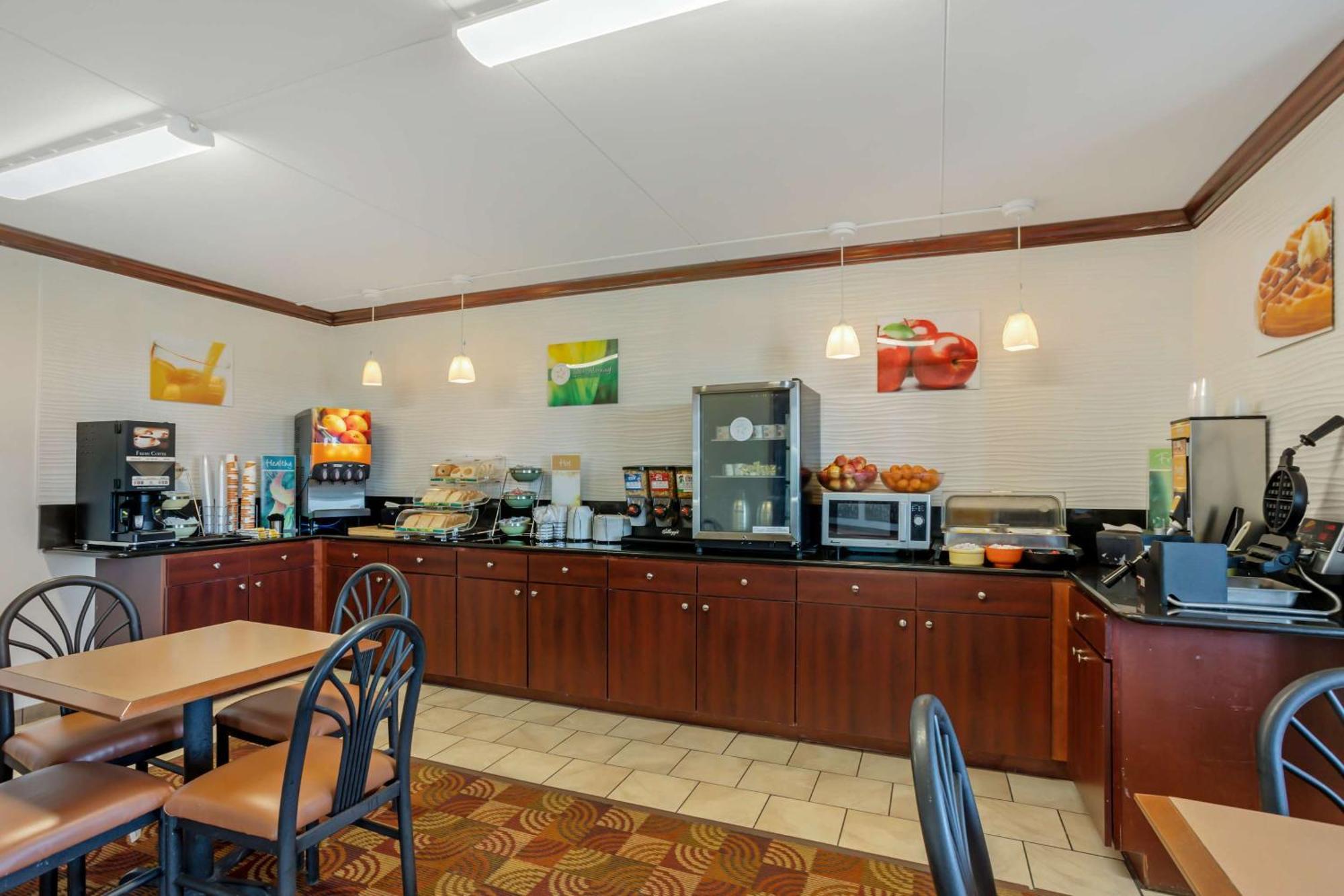 Quality Inn Enola - Harrisburg Esterno foto